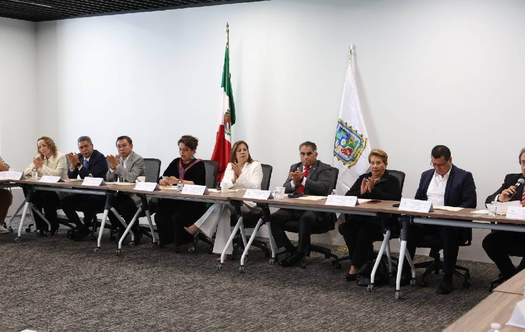 Instala Congreso de Puebla Comisión para los Festejos de la Conmemoración del Bicentenario de la Constitución de 1825