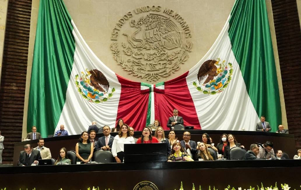 Presentes Armenta y Chedraui en la Cámara de Diputados por el 494 Aniversario de la Fundación de la Ciudad de Puebla
