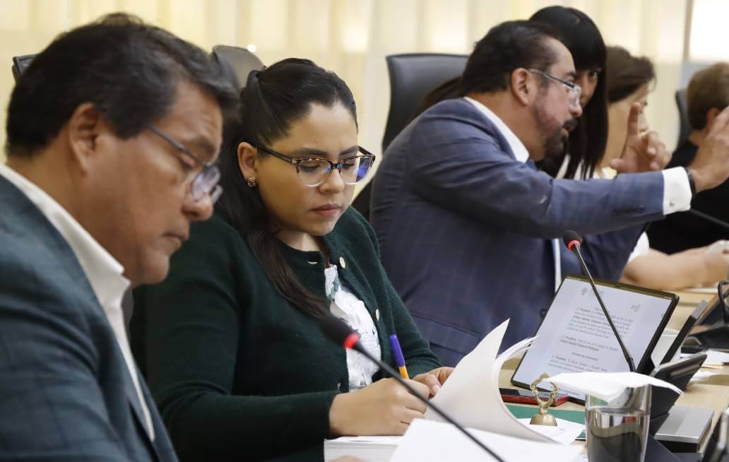 Proponen en el Congreso de Puebla retirar vehículos abandonados en vía pública