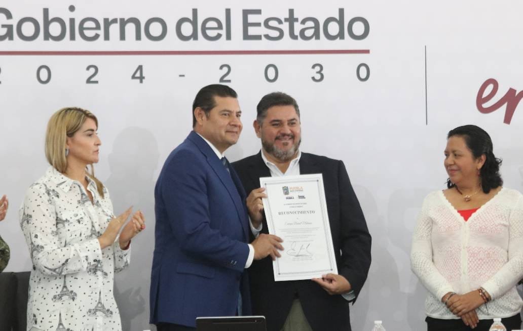 Puebla conquista 60 medallas en Concurso Nacional de Marcas de Mezcal 2025
