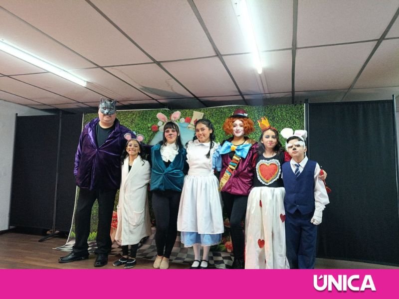 Ipomea Teatro invita a ver "Alicia en el País de las Maravillas"
