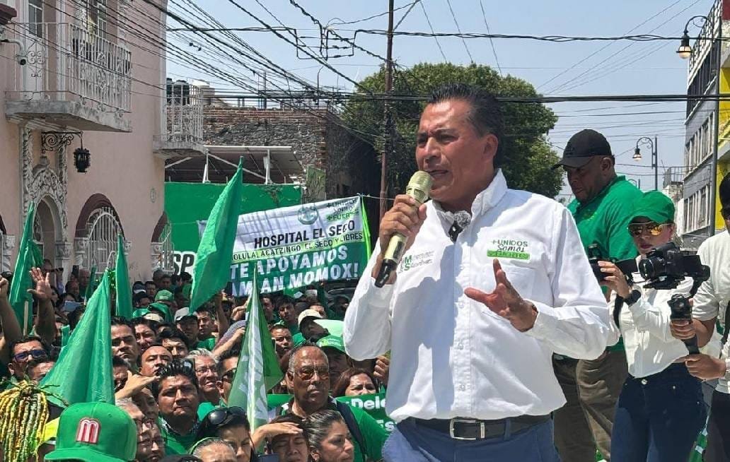 Enfermero busca la diferencia del sindicato del IMSS en Puebla