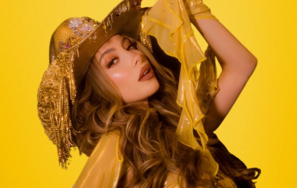 Mar Solís conquista el Estadio GNP junto a su papá ‘El Buki’