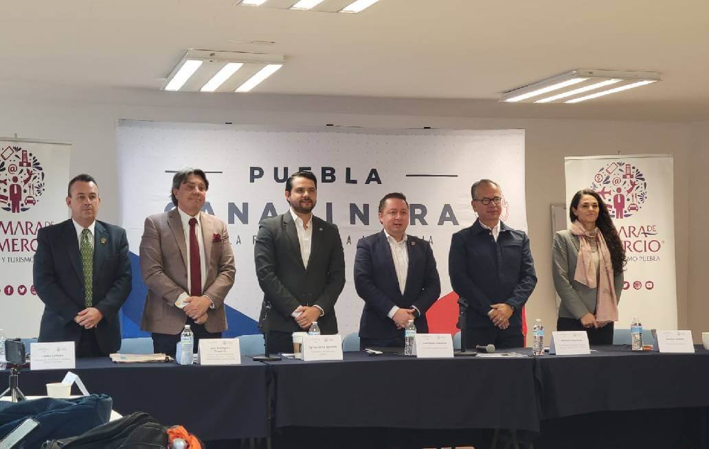 Canaco y Canacintra presentaron el Diplomado en Estrategia de Comercio Exterior y Cumplimiento Aduanero Canaco y Canacintra presentaron el Diplomado en Extrategia de Comercio Exterior y Cumplimiento Aduanero