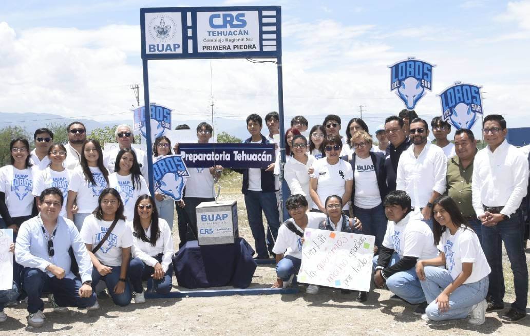 Coloca Rectora Lilia Cedillo primera piedra de edificio para preparatoria en Tehuacán