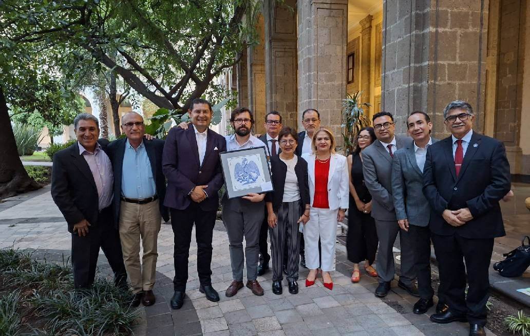 Con 50 quirófanos y hospitales-escuela, IMSS-Bienestar y Gobierno de Puebla refuerzan salud