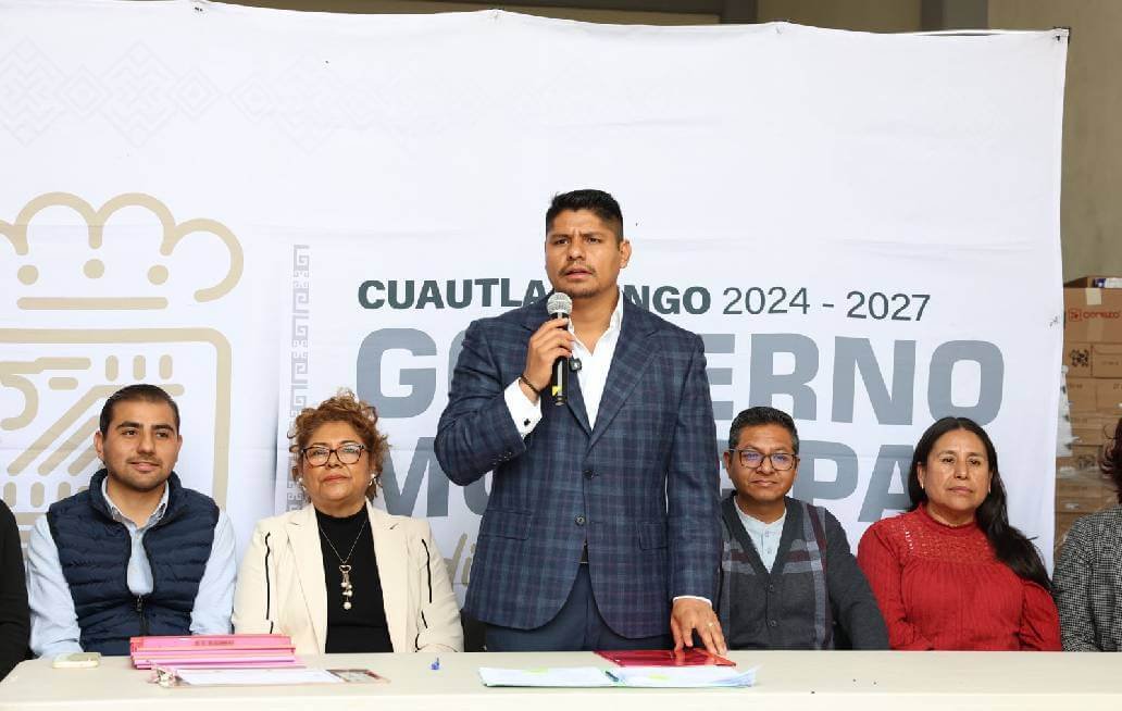 Entregan Omar Muñoz y Tere Alfaro desayunos fríos a escuelas de Cuautlancingo Entregan Omar Muñoz y Tere Alfaro desayunos fríos a escuelas de Cuautlancingo
