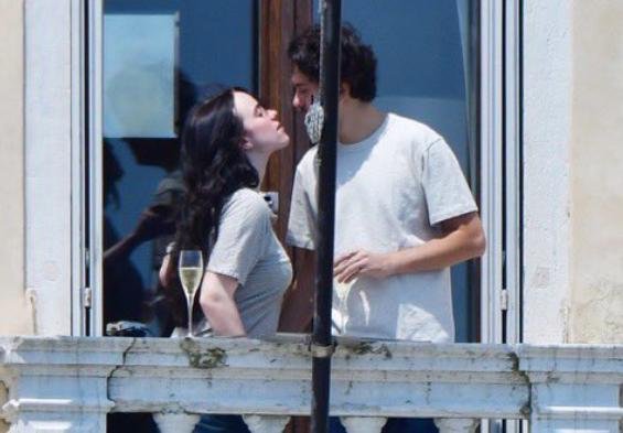 Billie Eilish y Nat Wolff