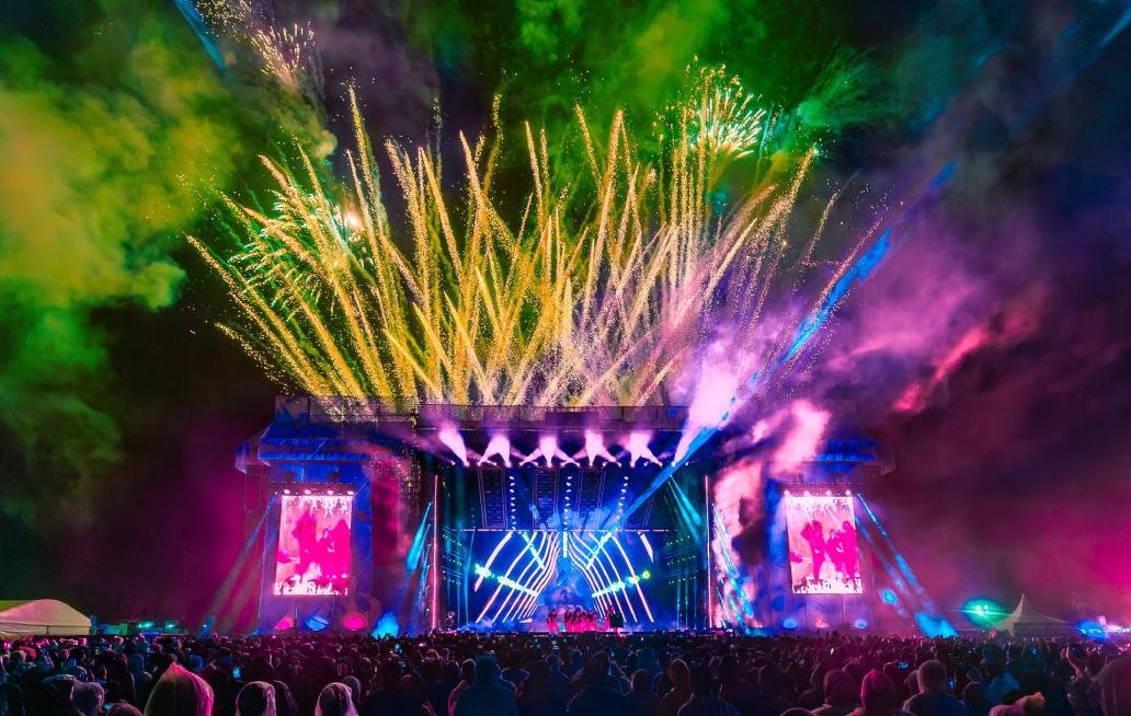 Resuena Dos Equis reunió a miles de personas en Puebla