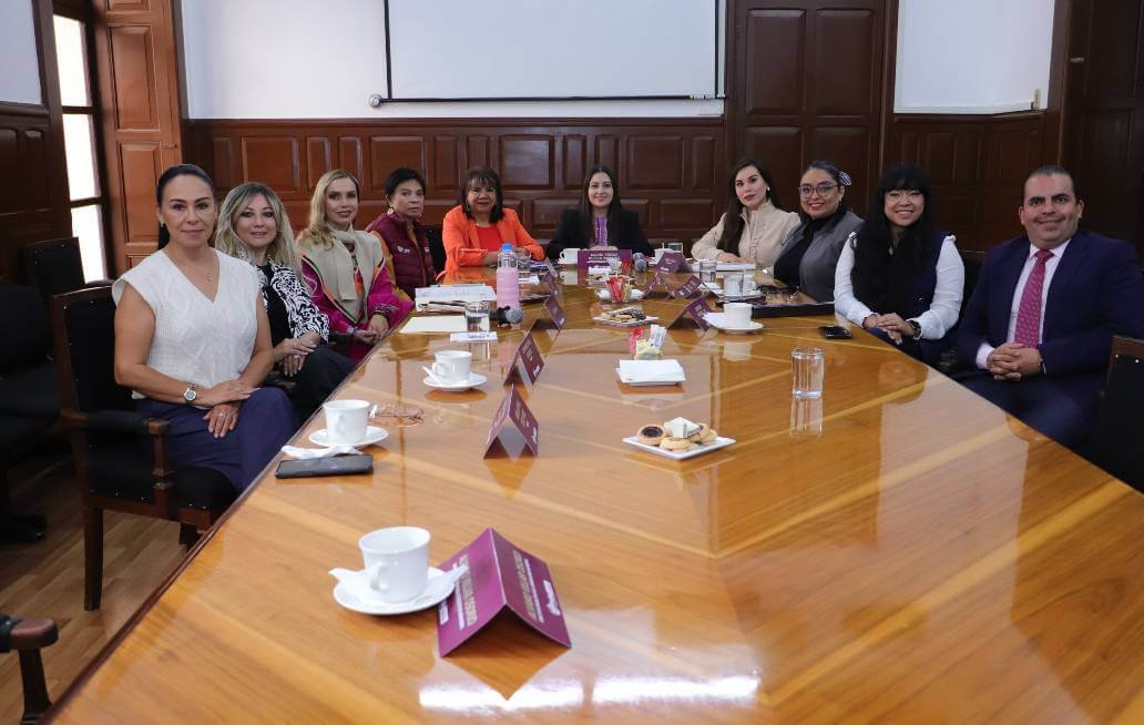 Refuerza Comisión de Igualdad Sustantiva de Género del Cabildo de Puebla colaboración institucional