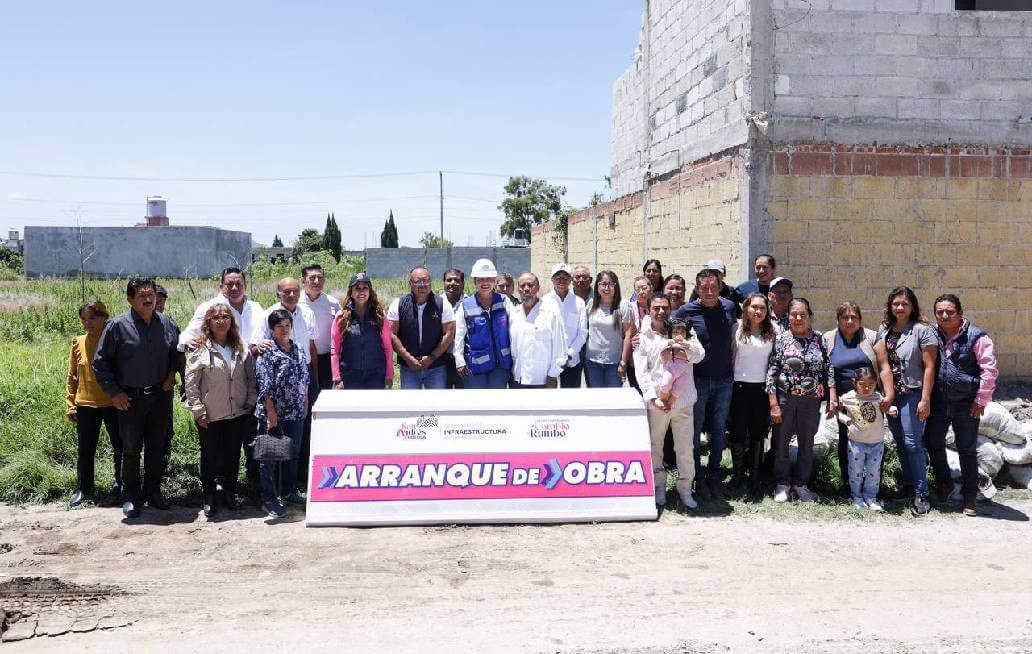 Arranca presidenta municipal de San Andrés Cholula obra de adoquinamiento y servicios en San Rafael Comac