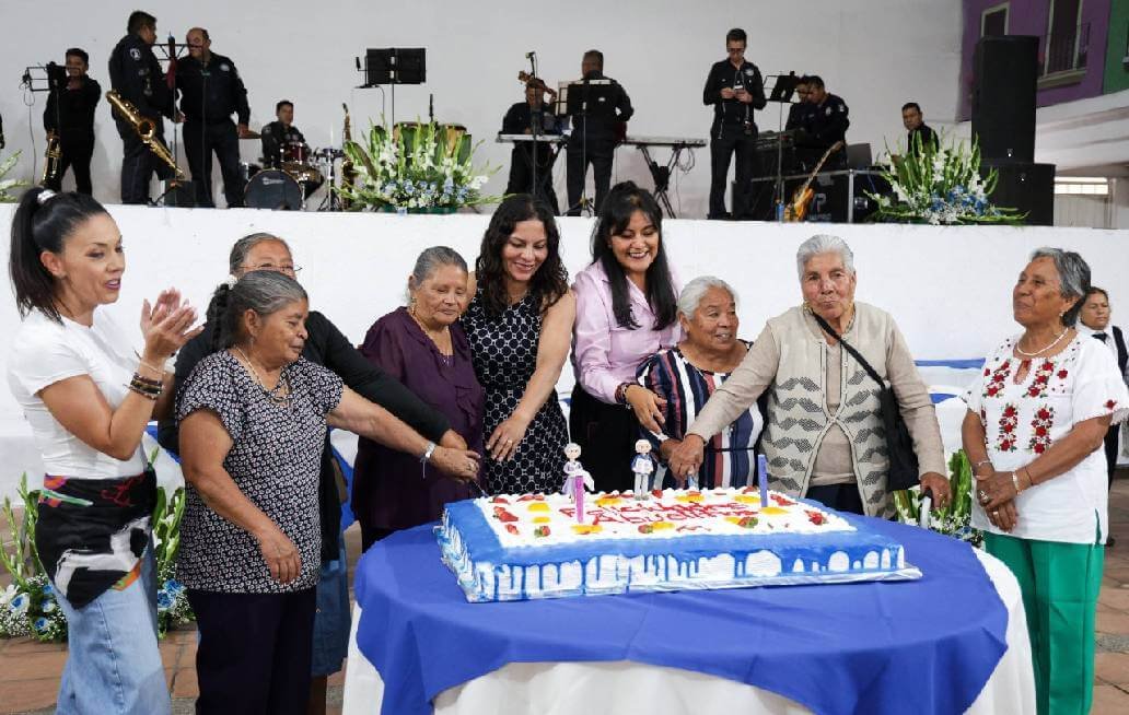 Celebra presidenta municipal de San Andrés Cholula a Personas Adultas Mayores en su día