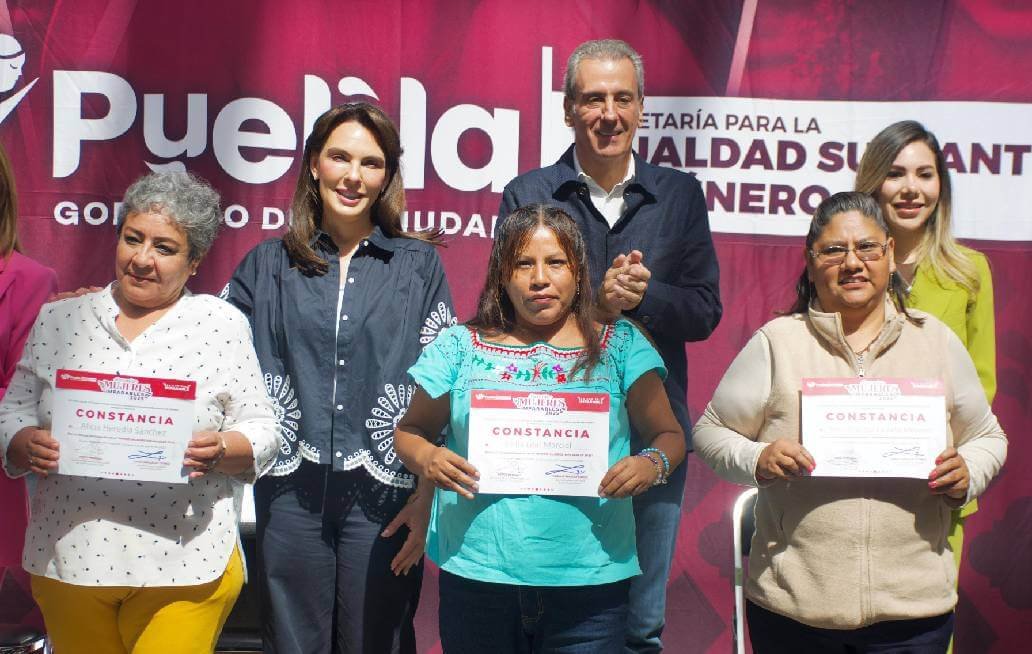 Coloca Gobierno de la Ciudad de Puebla a las mujeres al centro de la agenda con el Premio Mujeres Imparables Coloca Gobierno de la Ciudad de Puebla a las mujeres al centro de la agenda con el Premio Mujeres Imparables