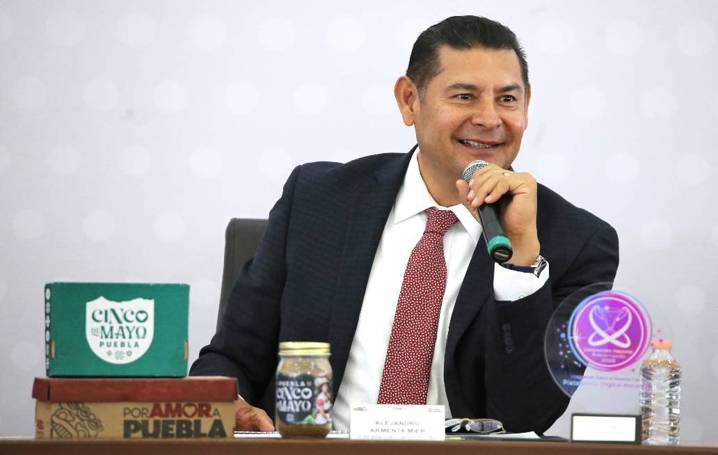 Cooperativas de calzado de Puebla fabricarán 300 mil pares escolares y en 2026 producirán 700 mil