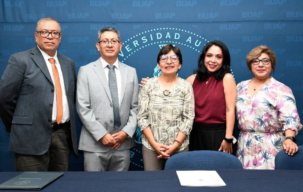 Destaca la Rectora Lilia Cedillo actividad científica en la FCQ BUAP