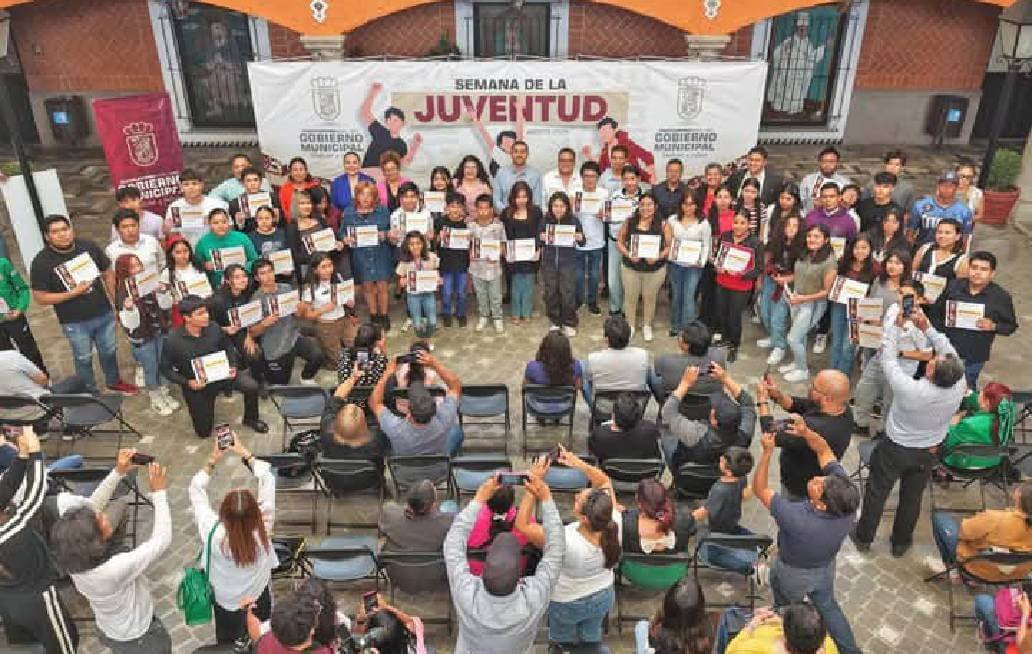 Entrega Gobierno de Cuautlancingo “Premio Municipal de la Juventud” Entrega Gobierno de Cuautlancingo “Premio Municipal de la Juventud”
