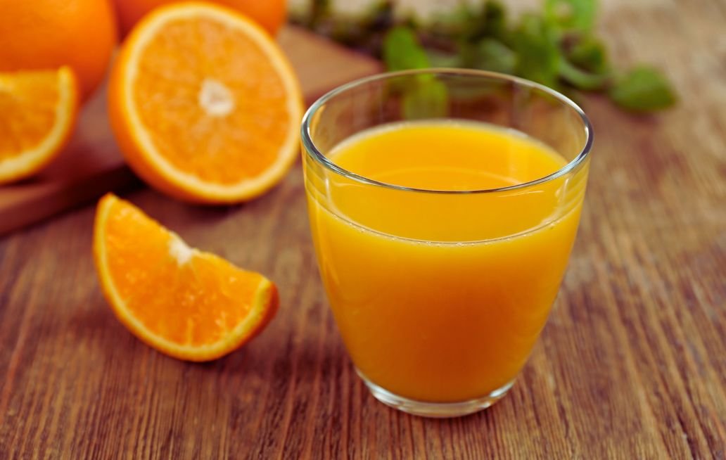 Evita el consumo de jugo de naranja ya que tiene mucha azúcar