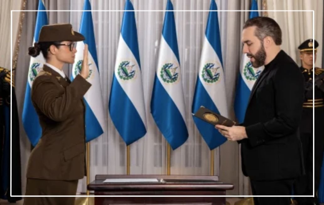 Nayib Bukele nombra a militar como ministra de Educación.