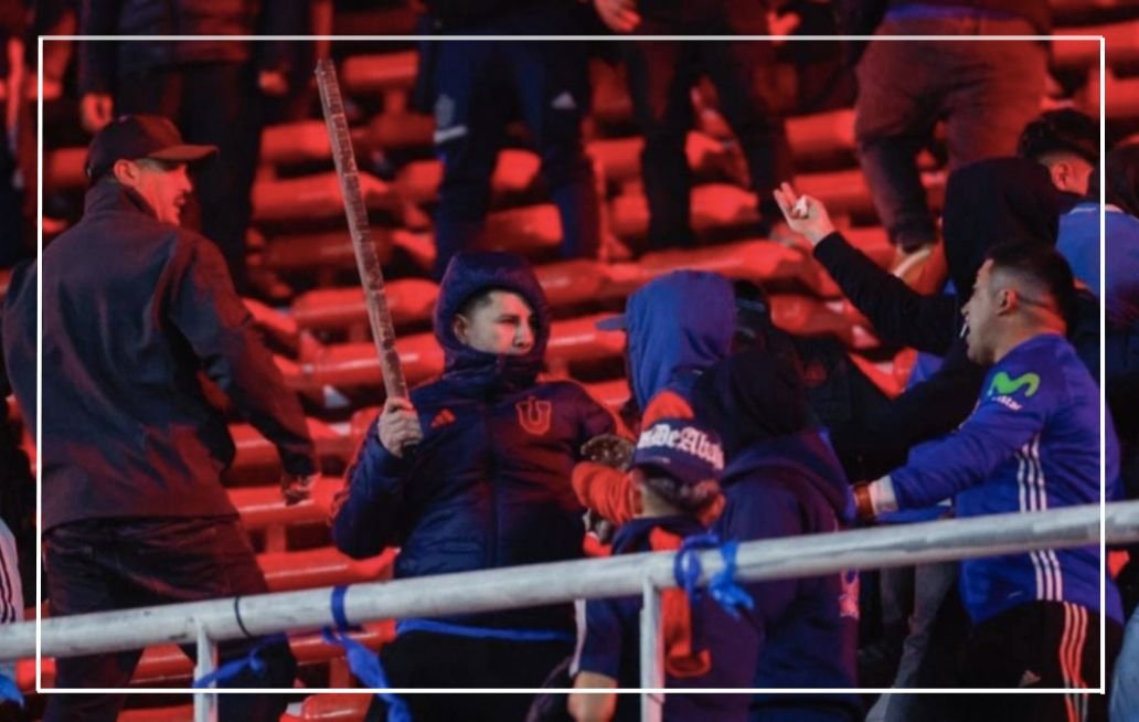 Partido entre Independiente vs. Universidad de Chile termina en caos