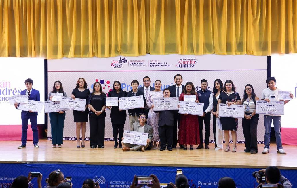 Reconoce presidenta municipal de San Andrés Cholula a la juventud Reconoce presidenta municipal de San Andrés Cholula a la juventud