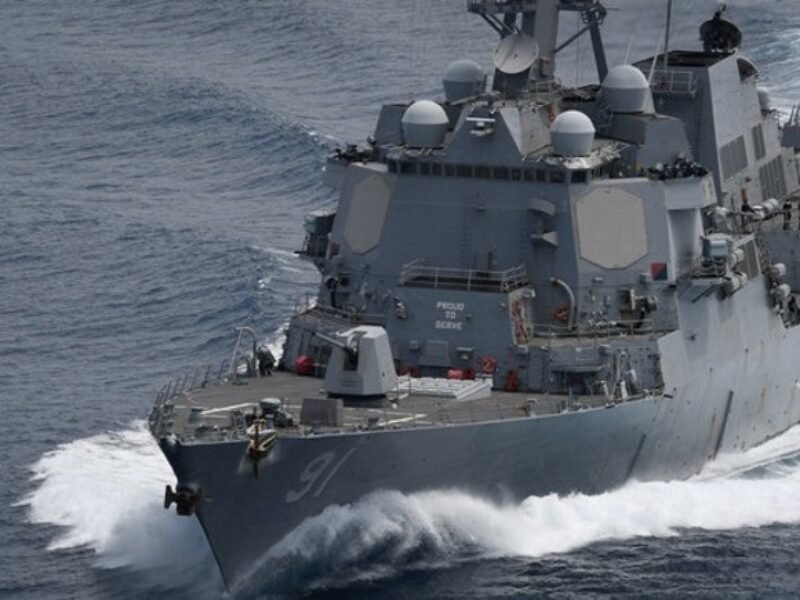 EE.UU. despliega buques de guerra cerca venezuela