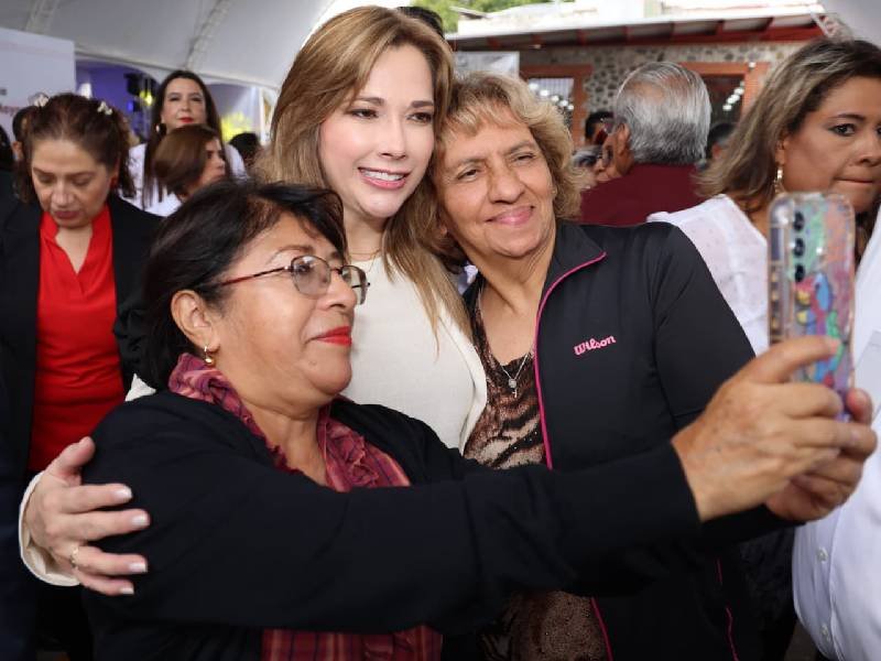Festejan con el corazón las y los Abuelitos