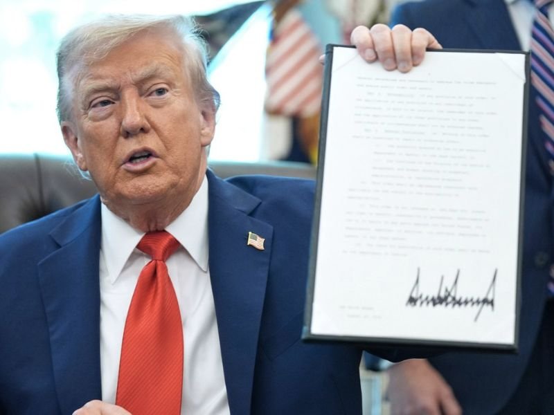 quema de bandera, trump