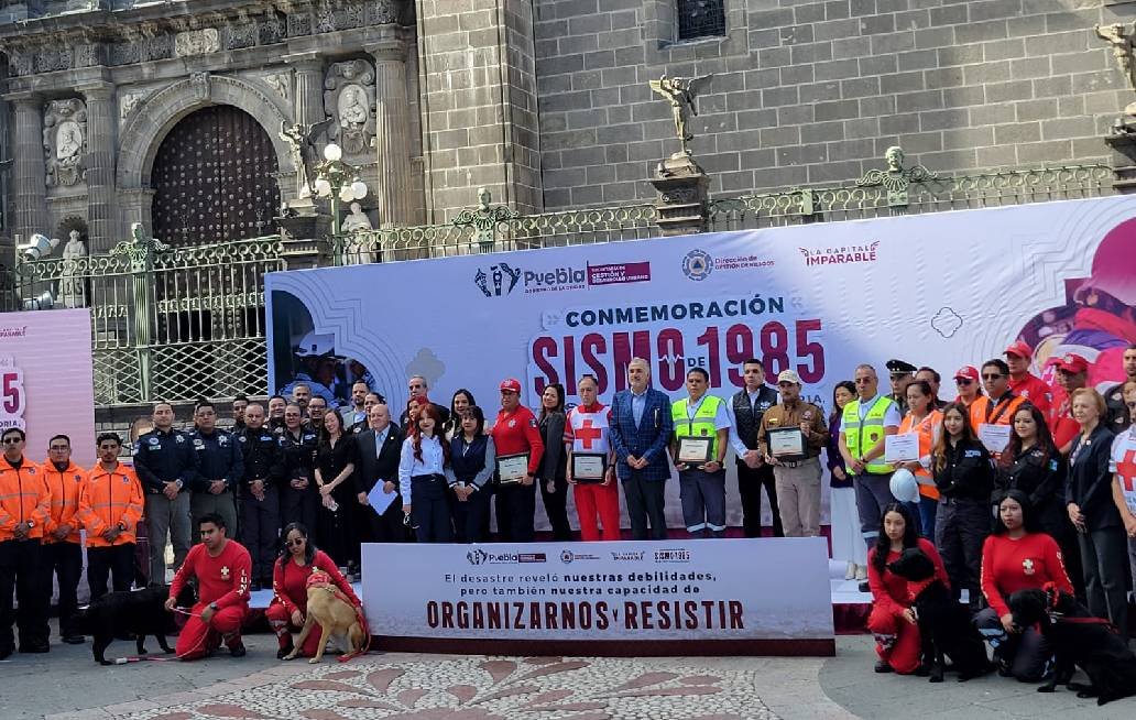 Ayuntamiento de Puebla reconoce a instituciones y brigadistas en el marco del 40 aniversario del Sismo de 1985