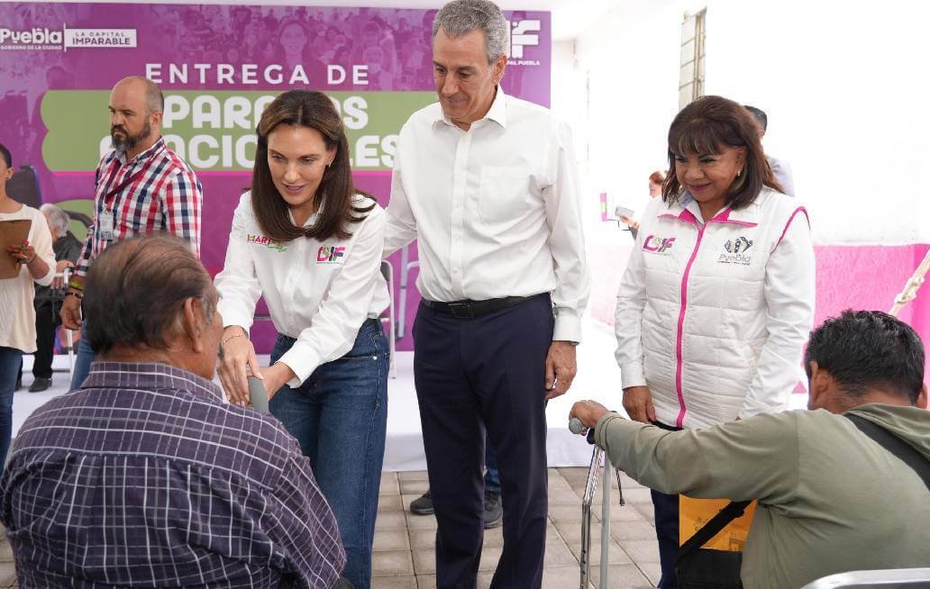 Entregan Chedraui y MariElise Budib aparatos ortopédicos para mejorar movilidad de las y los poblanos