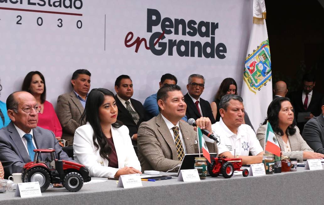 “Operativo Fiestas Patrias” desplegará por aire y tierra 3 mil elementos para seguridad de poblanos “Operativo Fiestas Patrias” desplegará por aire y tierra 3 mil elementos para seguridad de poblanos