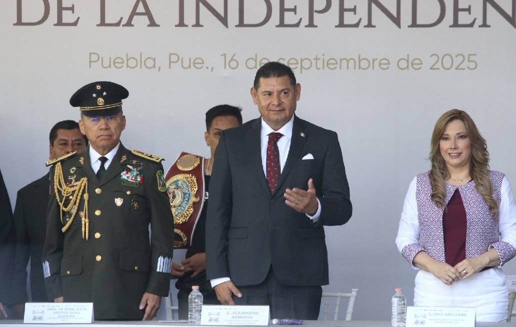 Reporta gobernador de Puebla «saldo blanco» en los 217 municipios tras festejos patrios