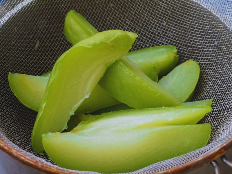 un chayote sin espinas