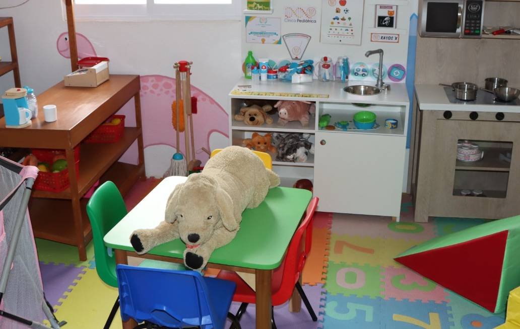 Acuerdan SEP y padres de familia acciones para el CENDI de Puebla tras protesta