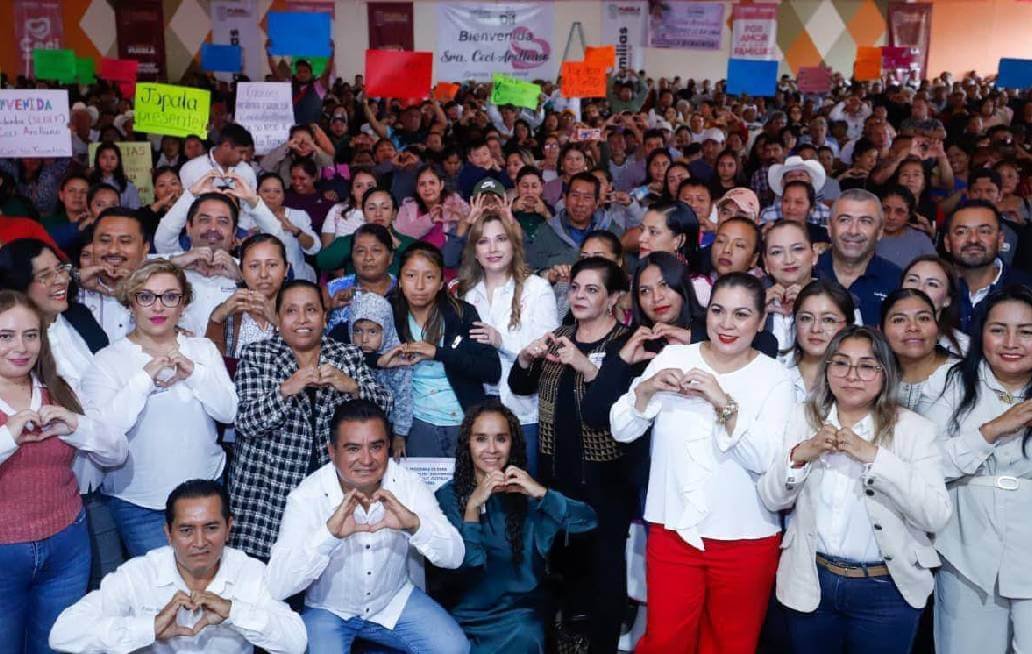 Entrega presidenta del Patronato DIF Puebla artículos para mejorar la calidad de vida en Sierra Norte