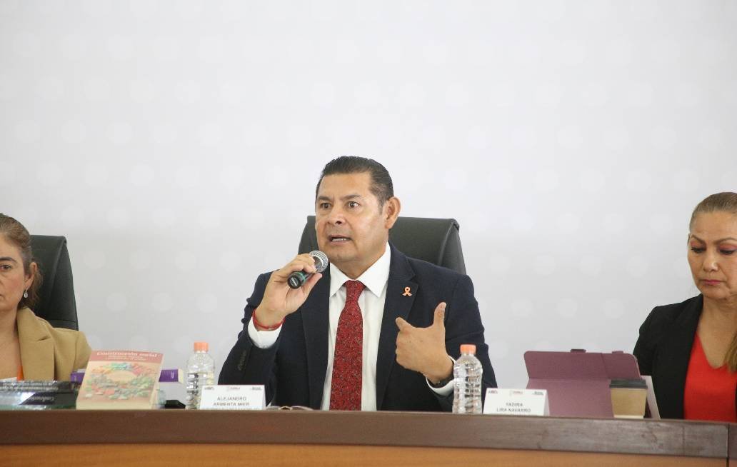 Gobierno de Puebla premia con 20% de apoyo directo a transportistas cumplidos