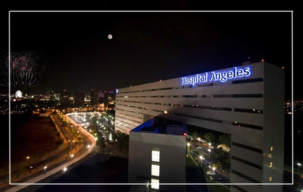 Roban un vehículo en estacionamiento del Hospital Ángeles en Puebla