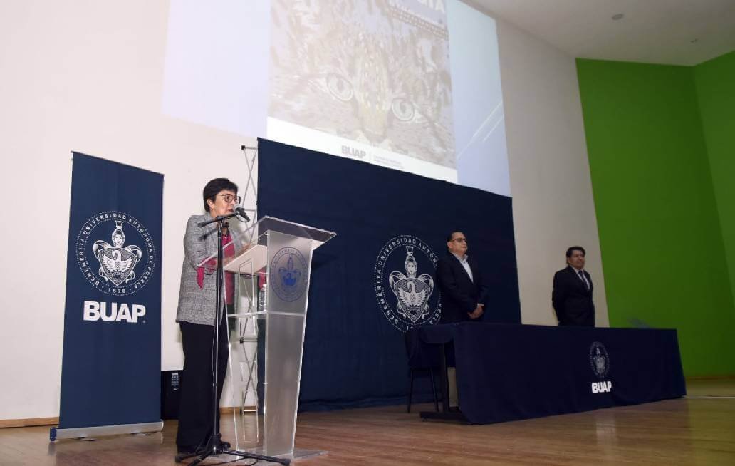 Las enfermedades en animales están ligadas a la salud humana y al medio ambiente: rectora BUAP