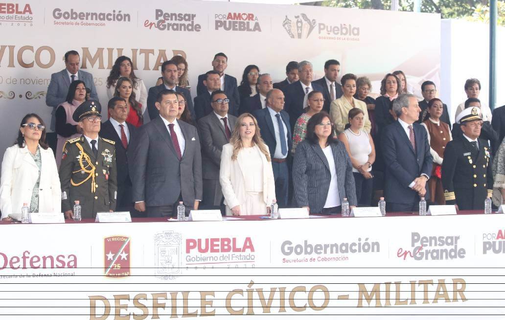 Reconoce gobierno de Puebla legado humanista de la Revolución Mexicana con desfile cívico-militar