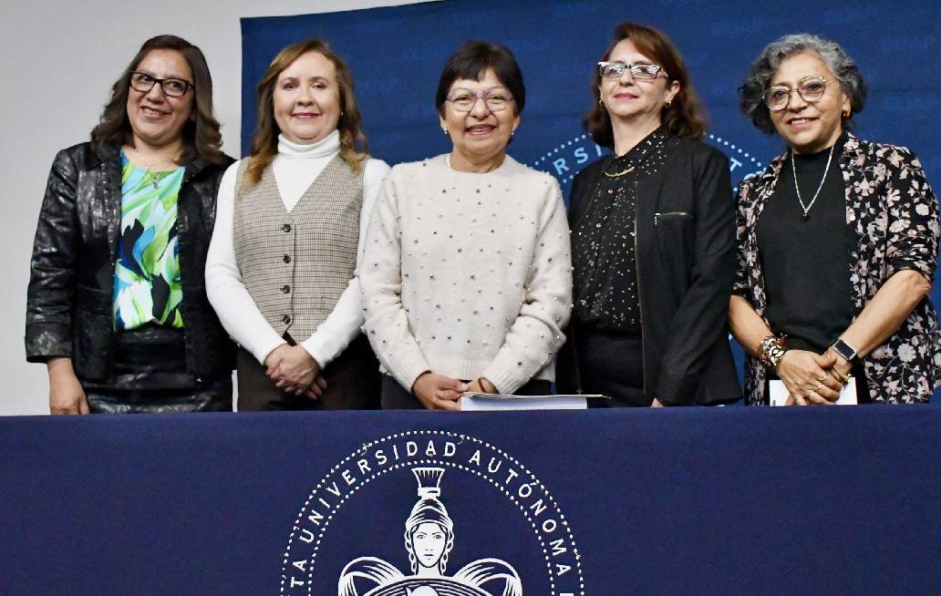 Rectora BUAP reconoce el reto que implica formar adolescentes en la Preparatoria Urbana Enrique Cabrera Rectora BUAP reconoce el reto que implica formar adolescentes en la Preparatoria Urbana Enrique Cabrera