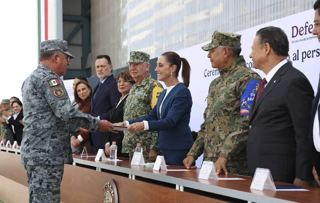 Sheinbaum reconoce a personal que apoya a población afectada por lluvias