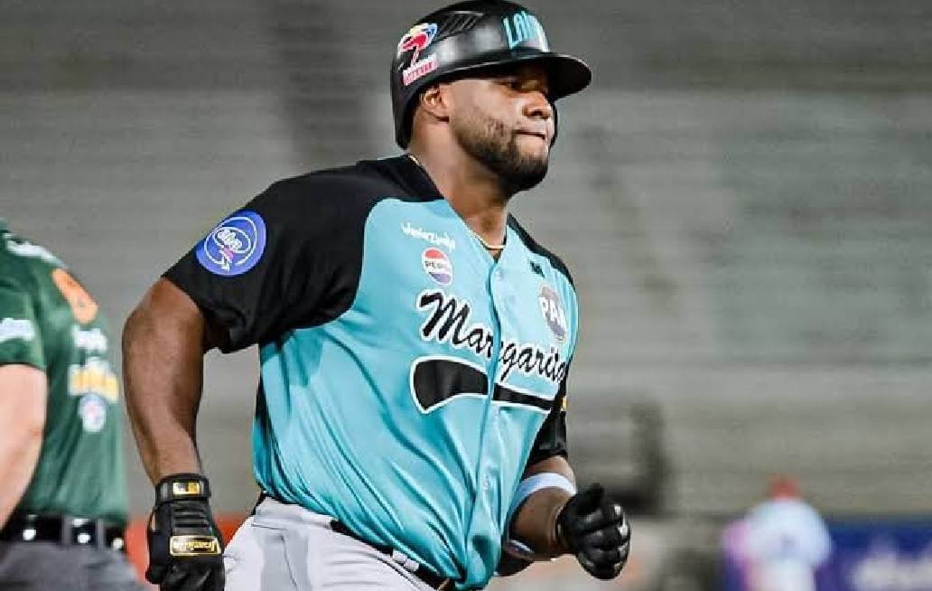 Anuncia Pericos de Puebla contratación de jonronero venezolano