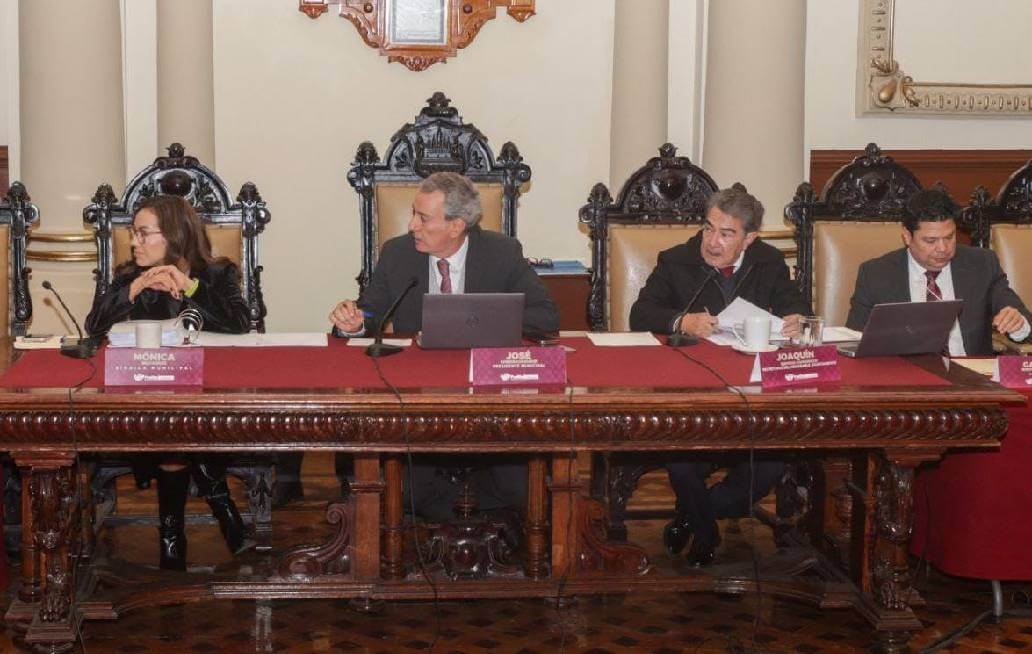Aprueba Cabildo de Puebla estados financieros y ajustes en dependencias municipales