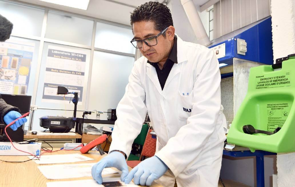 Fomenta el Centro de Investigaciones en Dispositivos Semiconductores del ICUAP, vocaciones científicas