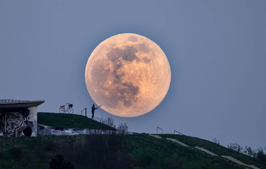 No te pierdas la superluna fría de esta noche