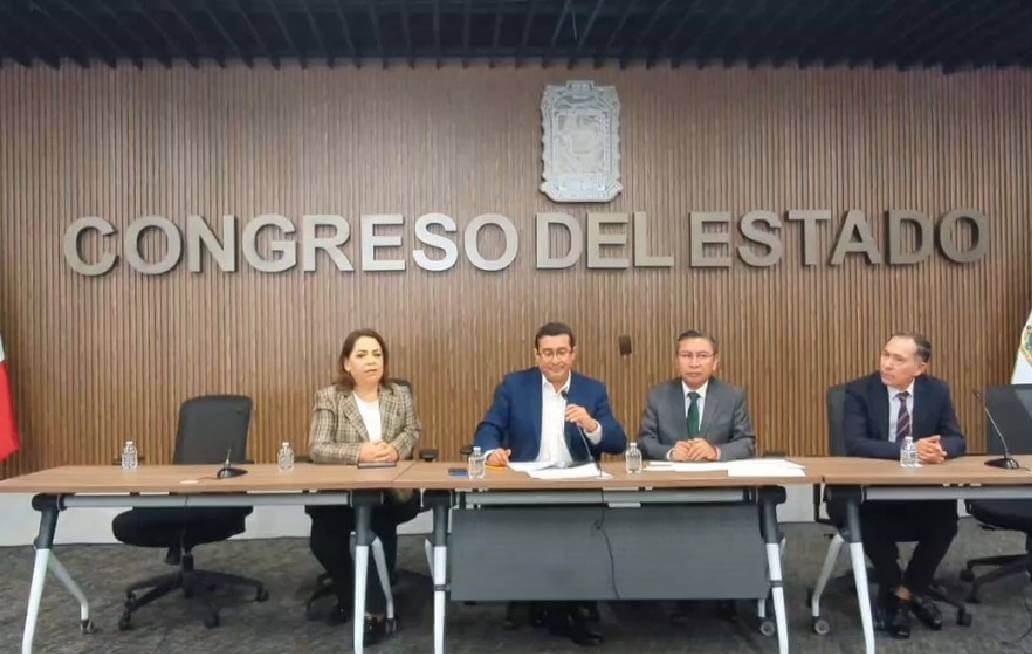 Reconocen a ciudadanos por iniciativas que 