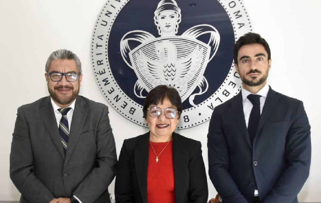 Rectora Lilia Cedillo toma protesta a nuevos funcionarios de la BUAP Rectora Lilia Cedillo toma protesta a nuevos funcionarios de la BUAP