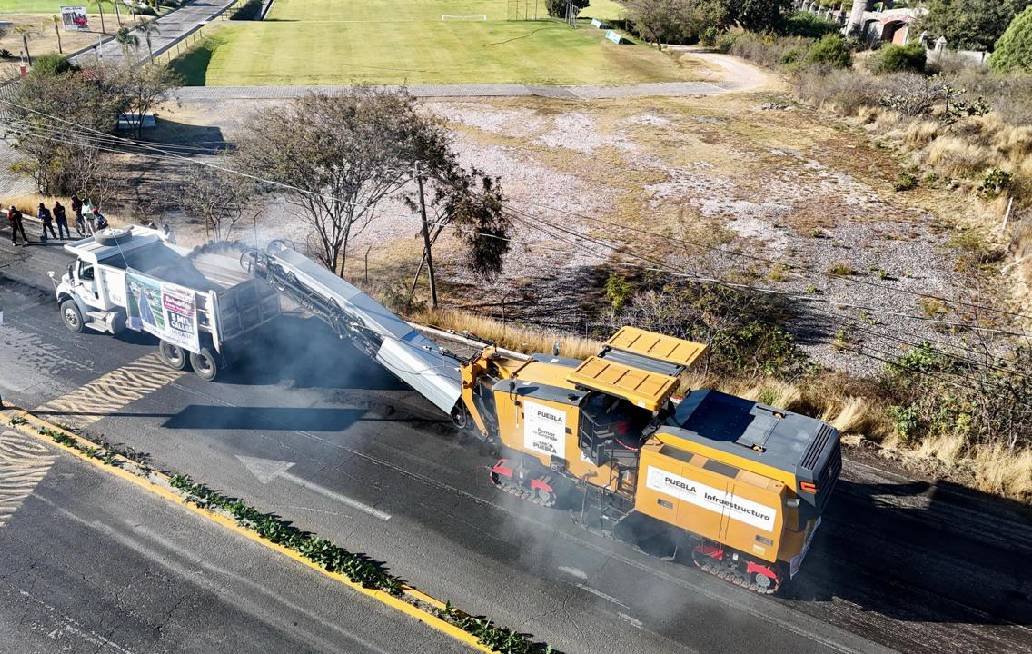 Bienestar integral para familias; Gobierno de Puebla pavimenta vialidades con 60 por ciento de ahorro