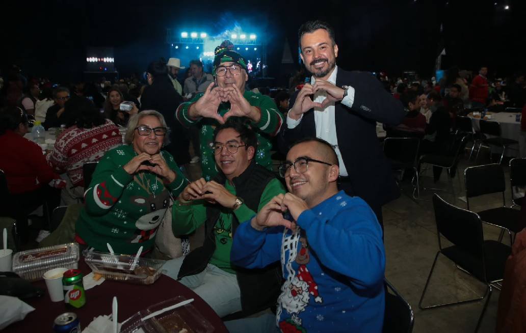En unión y armonía, Gobierno de Puebla ofrece cenas navideñas a familias