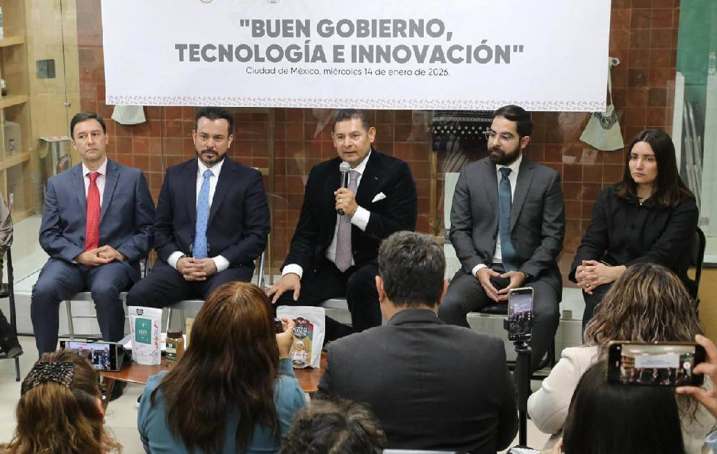 Asegura Armenta que en Puebla se combate la corrupción