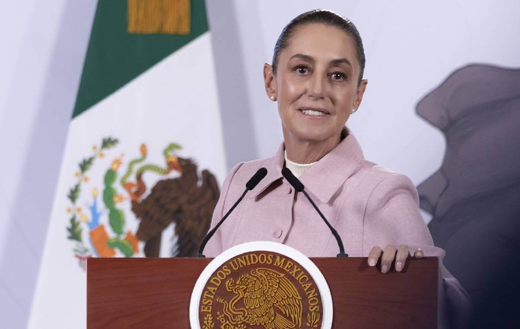 Inicia entrega de tarjetas de las Pensiones para Adultos Mayores y Mujeres Bienestar: Sheinbaum